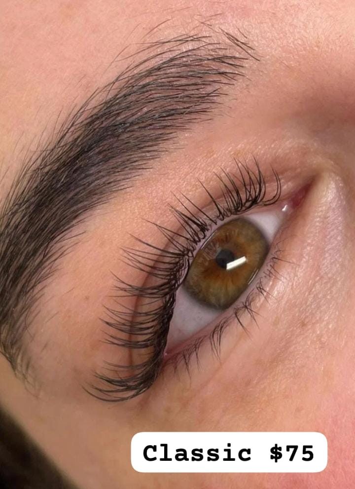 Classic lash extension set with shaped brow